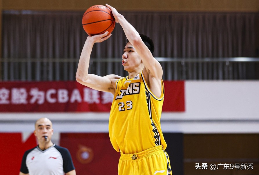 篮球练习弹跳_CBA球员身高臂展数据对比_CBA球员跳高数据对比