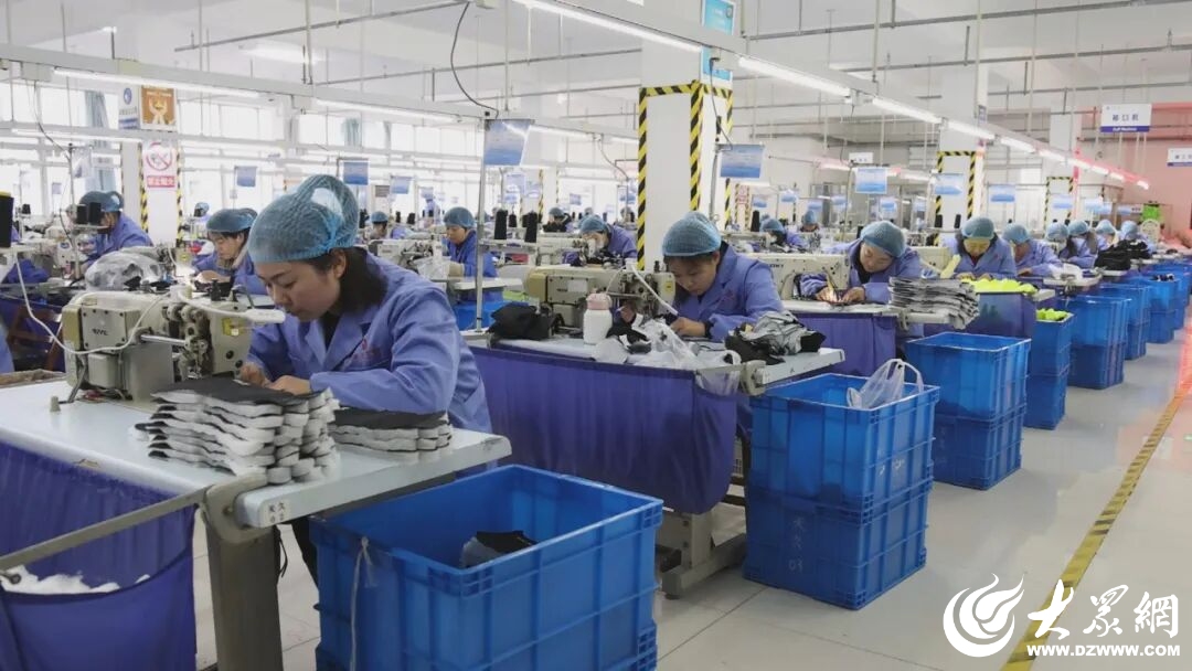 嘉祥手套冠军装备_嘉祥手套产业传奇_送人送健身手套