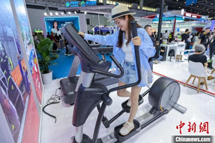 新澳门天天精准大全谜语王子 消博会探馆：“黑科技”点燃卡路里