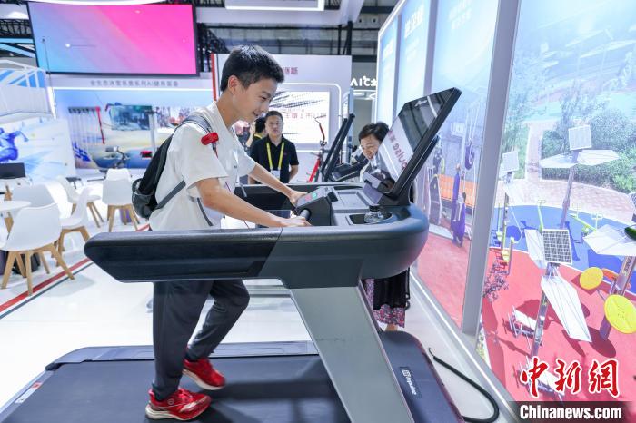 智能体育健身装备_综合训练器 健身_消博会健身设备